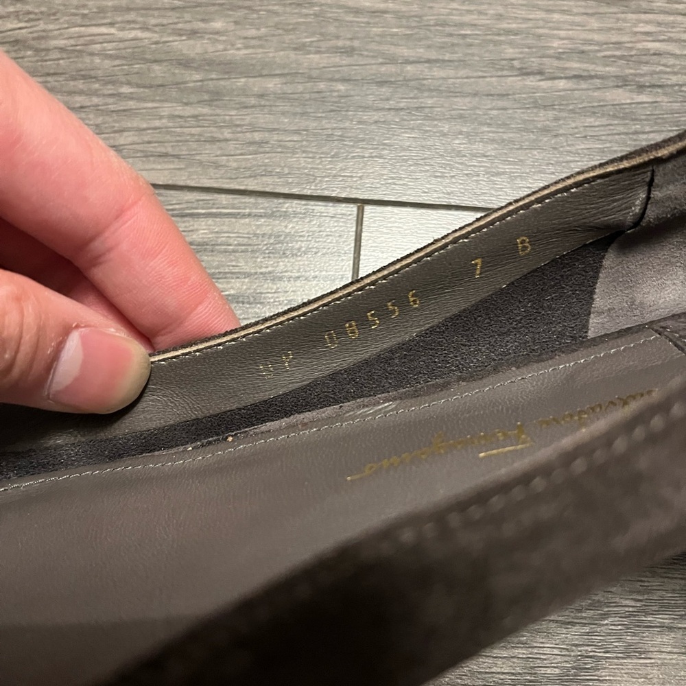Salvatore Ferragamo Gray Flats with Bow Accent image 4